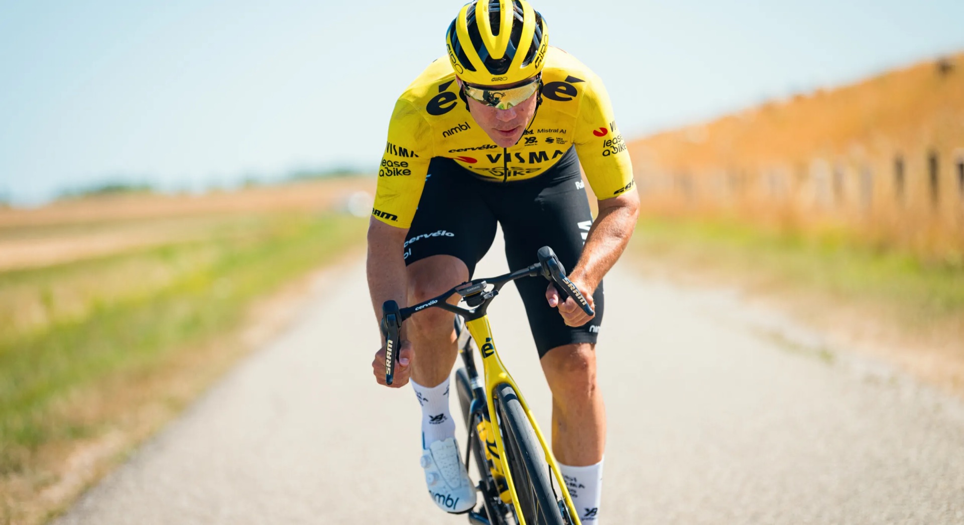 Fabio Jakobsen racing on his road bike for Team Visma | Lease a Bike